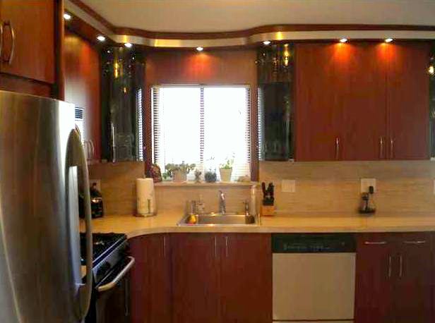Kitchen of Eltingville home for sale on Demopolis Ave.