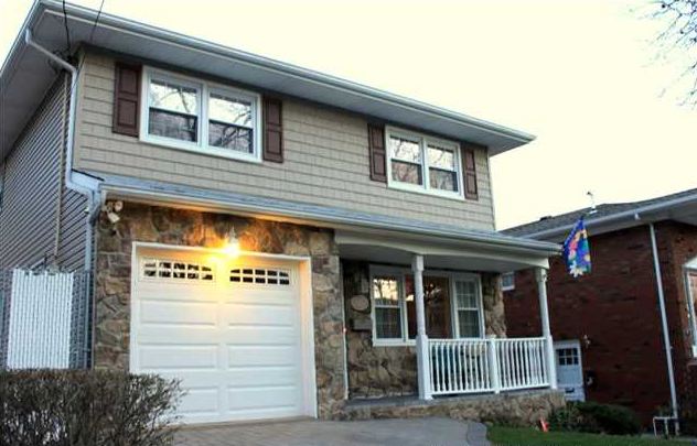 Front of 145 Mason St.